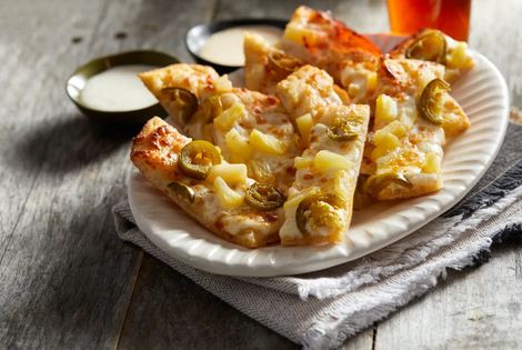 Order Garlic Sticks with Cheese, Jalapenos and Pineapple Plate food online from Curry Pizza House store, Dublin on bringmethat.com