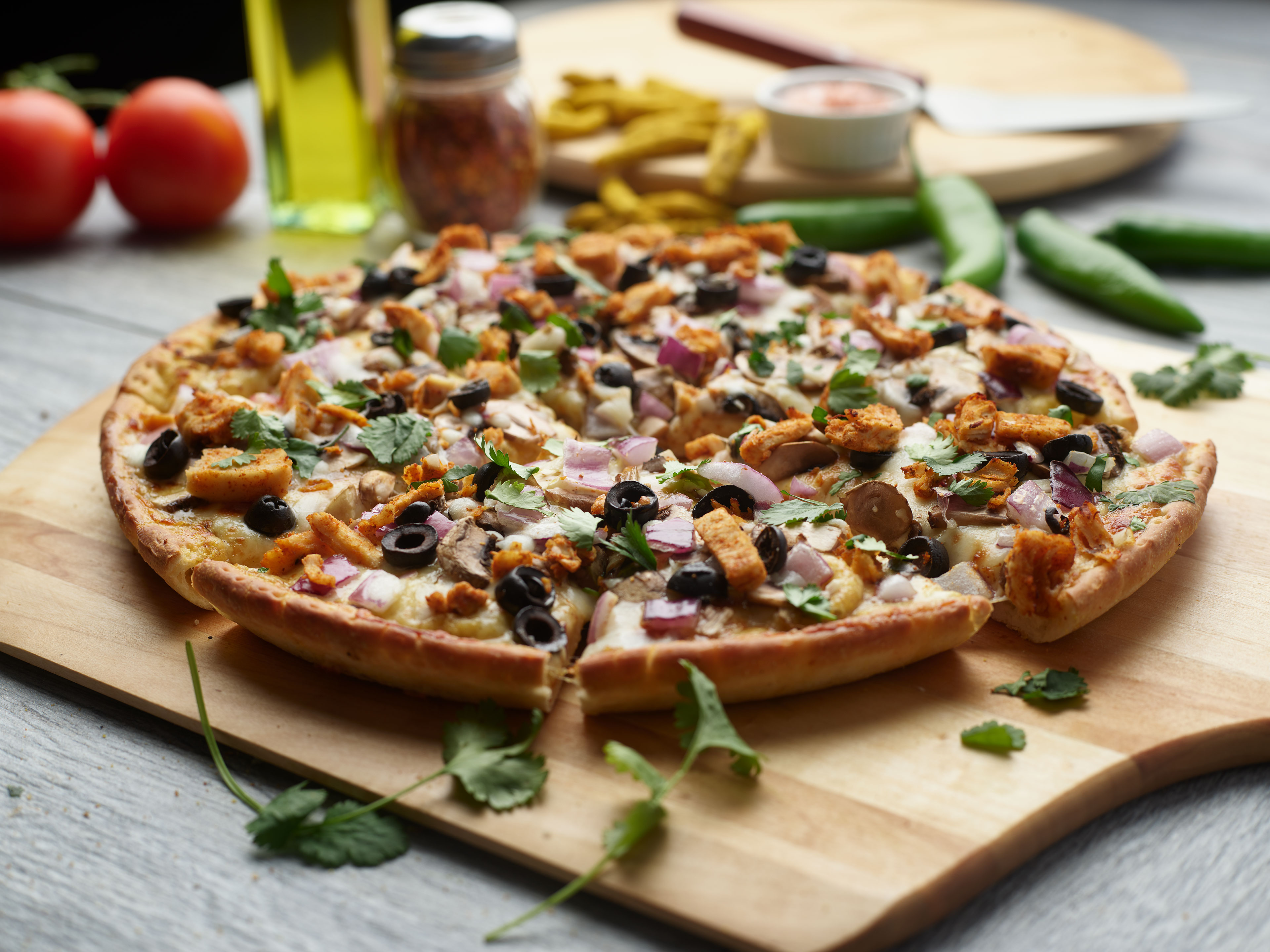 Order Halal Curry Chicken Pizza food online from Pizza Twist store, Yuba City on bringmethat.com