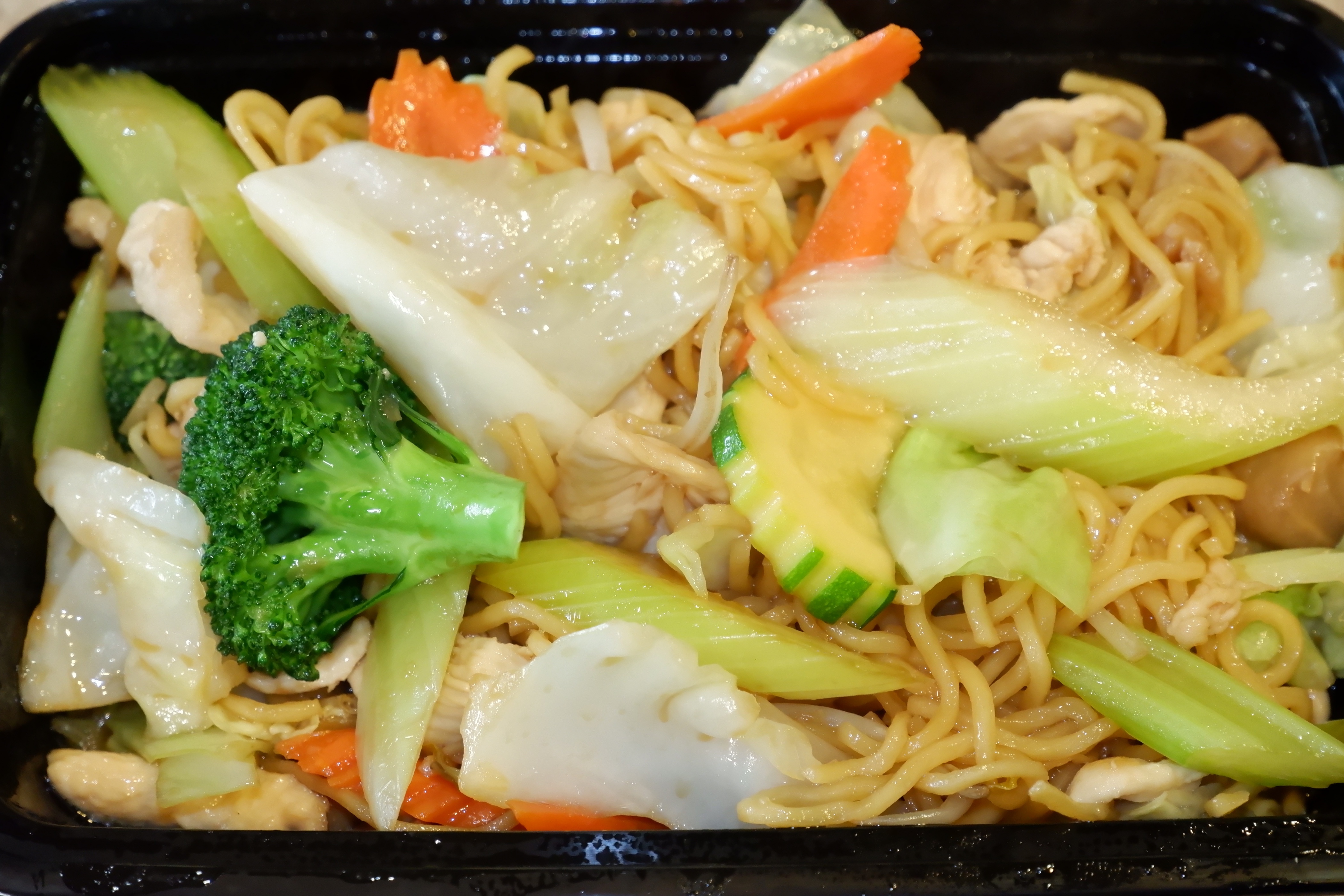 Order Chow Mein Noodles food online from Thai Bbq & Combo store, Paso Robles on bringmethat.com