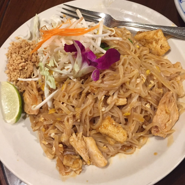 Order 38 Pad Thai Fried Noodle food online from Bangkok Garden Thai Cuisine store, Daly City on bringmethat.com