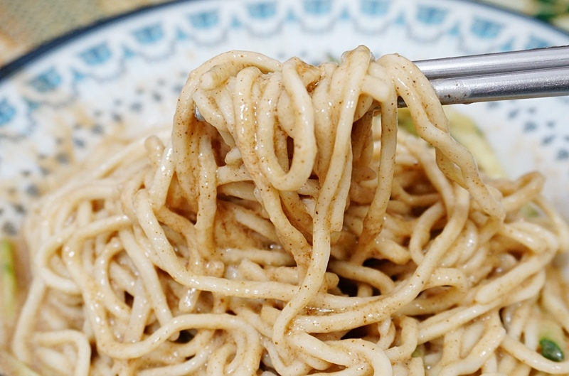 Order Cold Noodles in Sesame Sauce food online from Deluxe Green Bo Restaurant store, New York on bringmethat.com