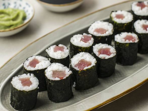 Order Tuna Roll food online from Wu's Garden store, Upper Leacock on bringmethat.com