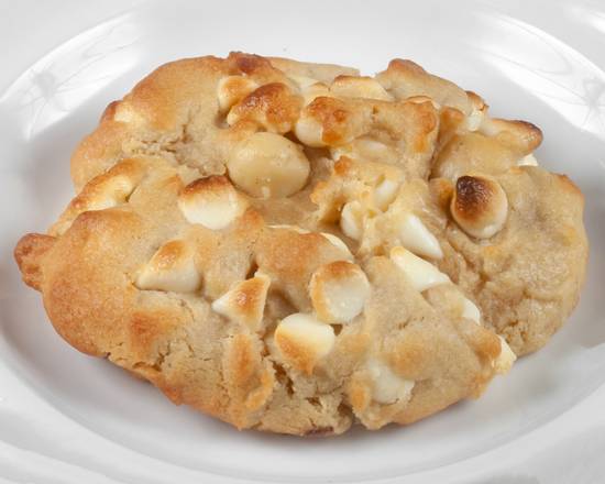 Order Huge White Chocolate Macadamia Cookie food online from Bella Fresco Cafe store, Charlotte on bringmethat.com