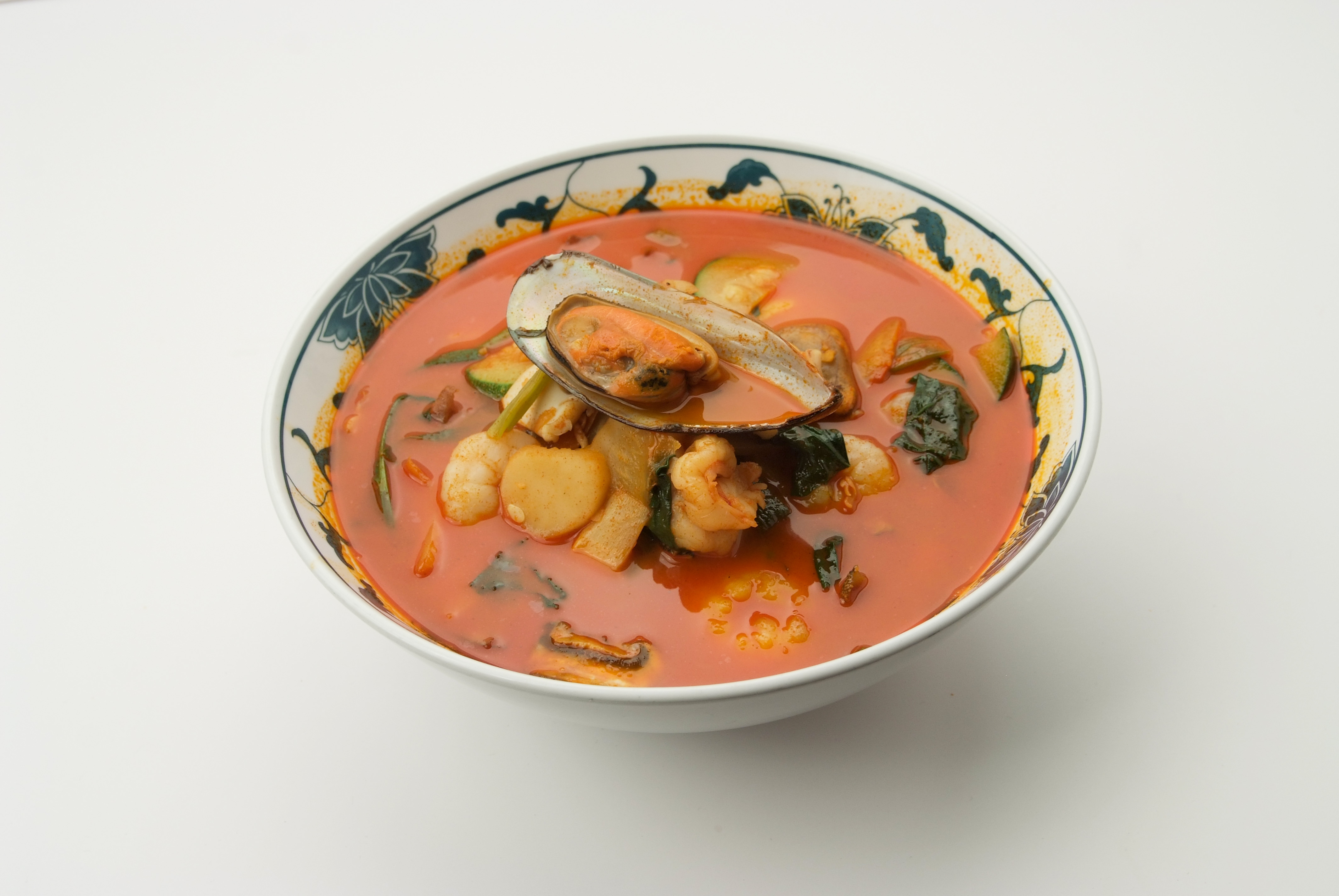 Order S6. Spicy Seafood Soup food online from Hyo dong gak store, New York on bringmethat.com