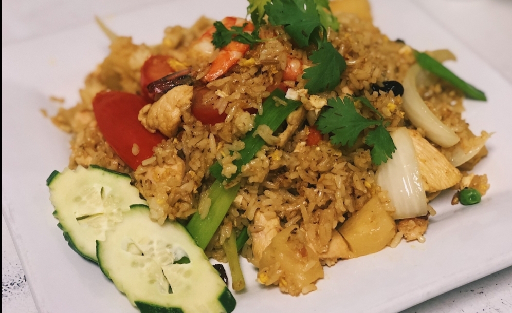 Order R3. Pineapple Fried Rice food online from Thailusion store, Los Alamitos on bringmethat.com