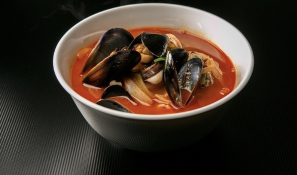 Order Spicy Seafood Noodle Soup (Seafood Jjamppong) 해물 짬뽕 food online from Kimbap Paradise store, La Mirada on bringmethat.com
