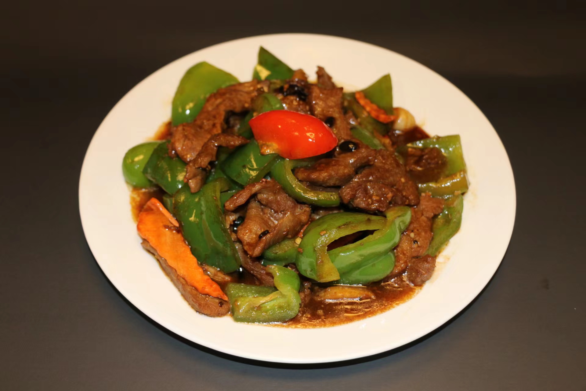 Order 34. Pepper Beef 青椒牛 food online from Yen Ching Group Inc store, Naperville on bringmethat.com