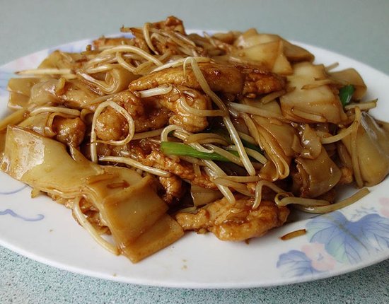 Order 55. Chicken Chow Fun food online from Taste of Asian store, Lodi on bringmethat.com