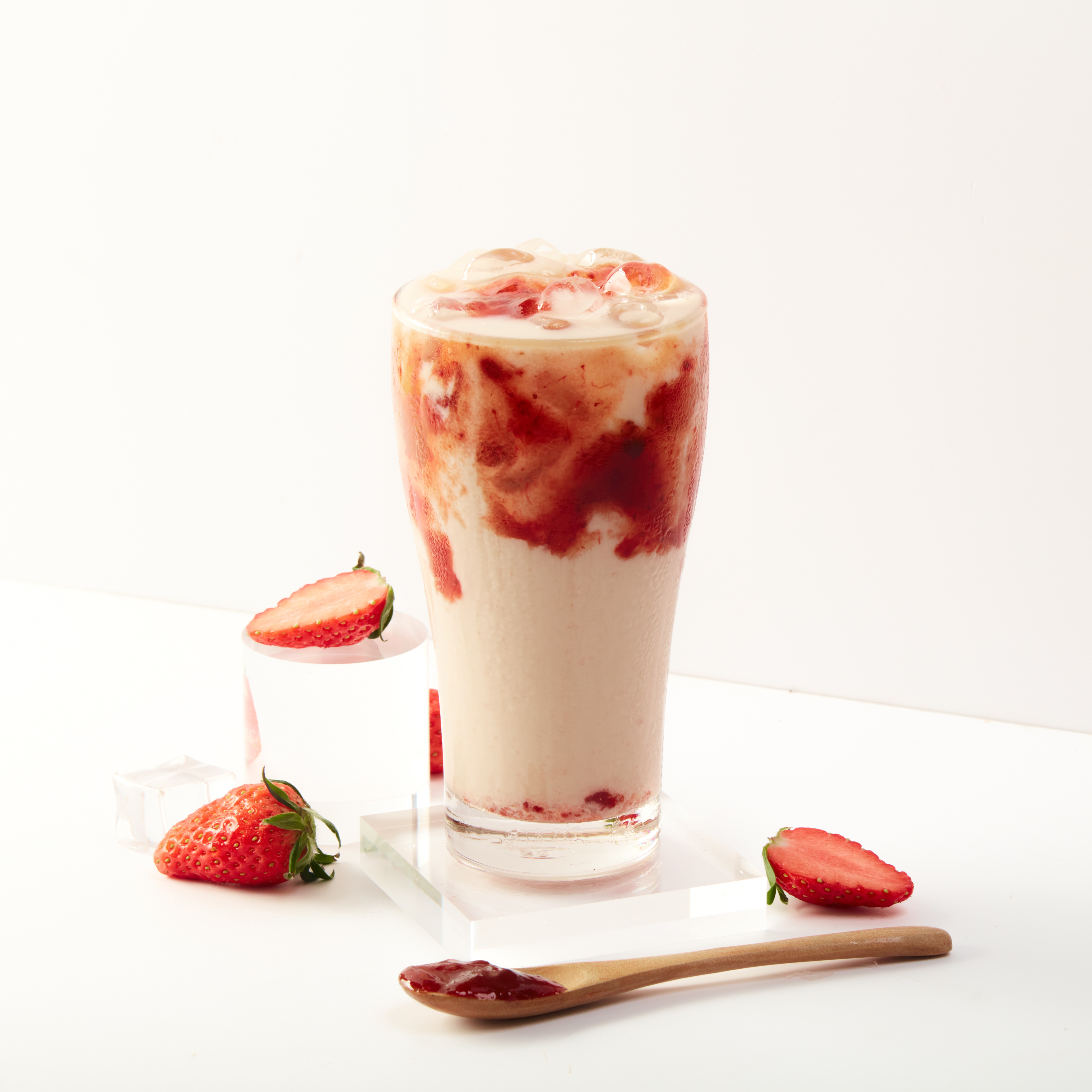 Order Strawberry Milk Tea food online from The Bunny Tea store, La Quinta on bringmethat.com