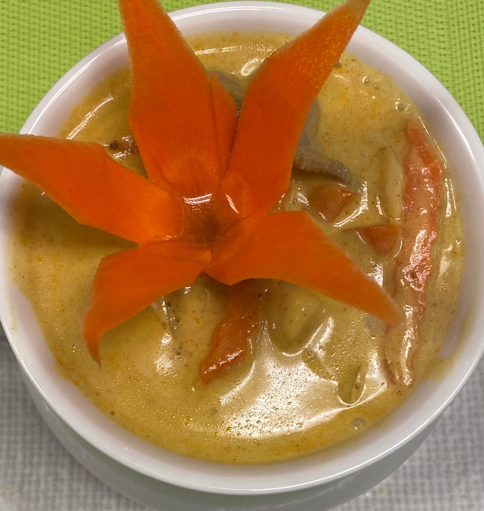 Order Red Curry Dinner food online from Yummy Pho Bac store, Mt. Juliet on bringmethat.com