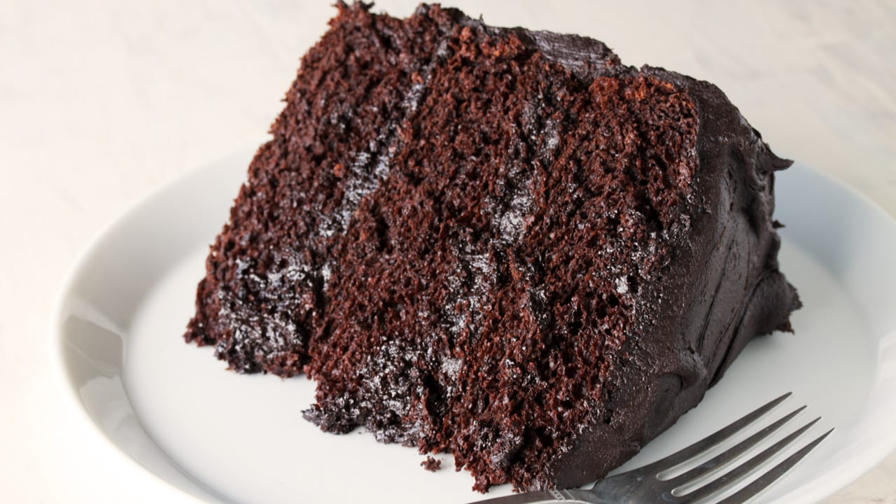 Order Chocolate Cake food online from Oishi store, Providence on bringmethat.com