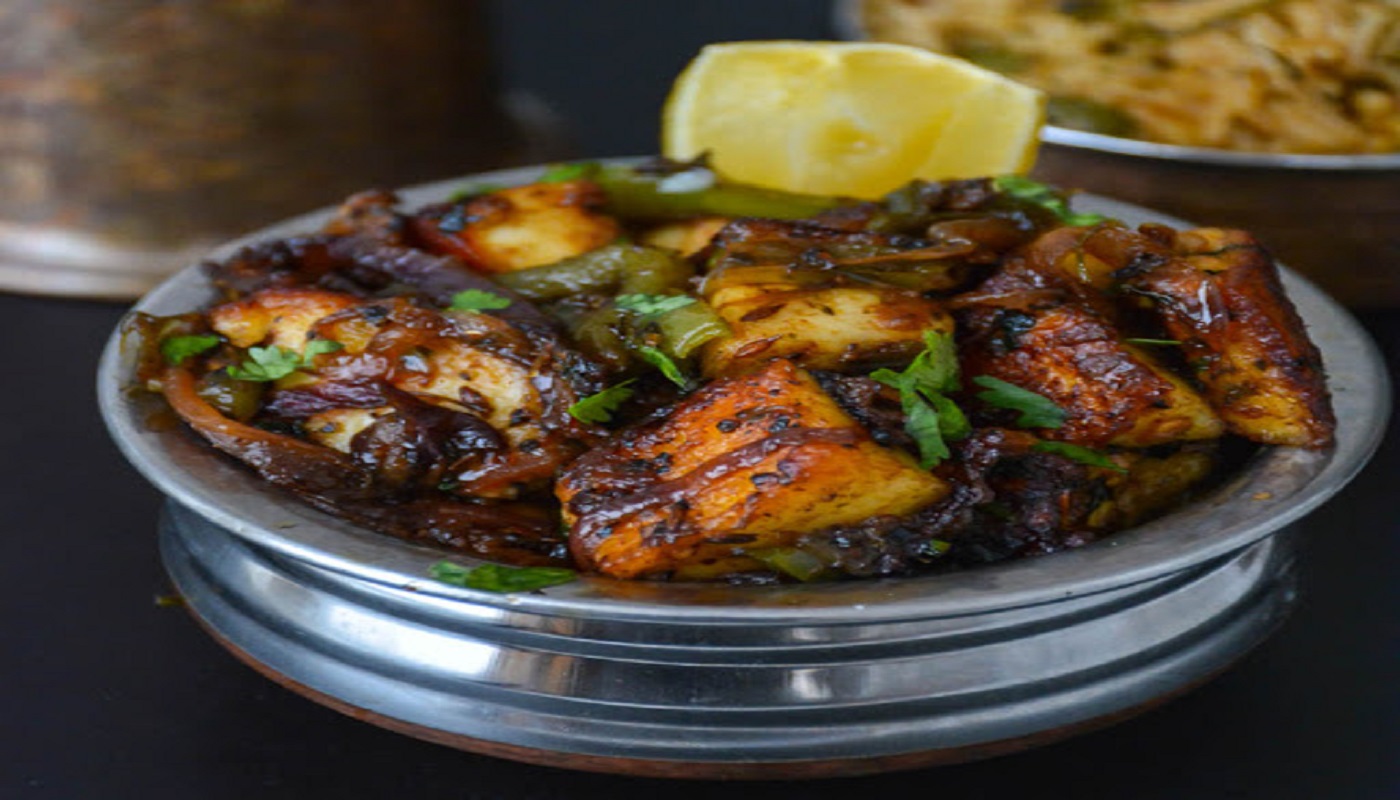 Order Pepper Paneer food online from Aroma Indian Cuisine store, Ann Arbor on bringmethat.com