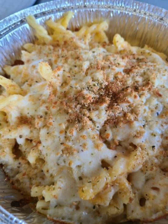 Order Baked Mac and Cheese food online from Papa Giorgios store, Columbus on bringmethat.com