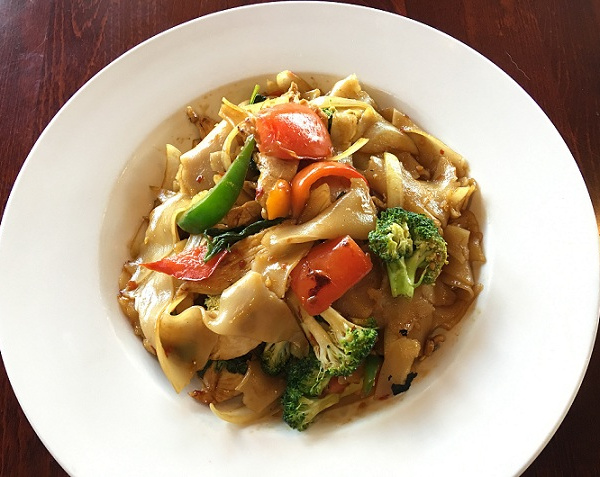 Order Drunken Noodles (pad kee mao) food online from Madai Sushi store, Frisco on bringmethat.com