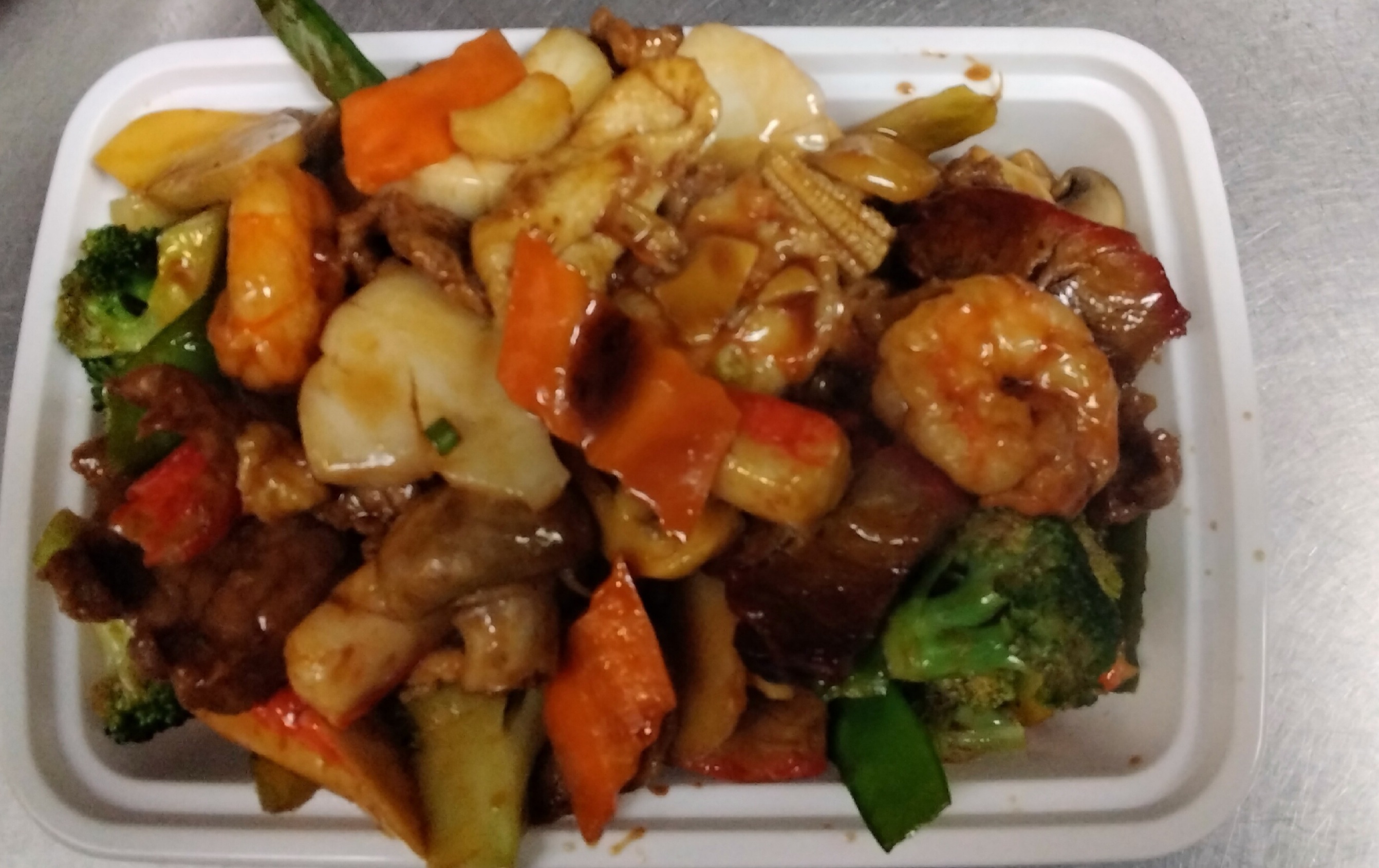 Order S8. Happy Family food online from China Garden Restaurant store, Bloomfield on bringmethat.com