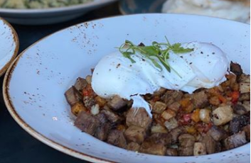 Order BBQ Smoked Beef Hash Plate food online from State Fare Kitchen & Bar store, Houston on bringmethat.com
