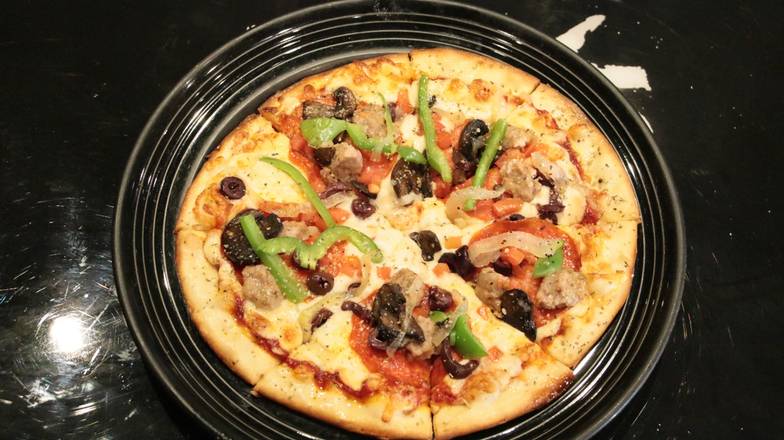 Order Deluxe Pizza food online from Avivo, Brick Oven Pizzeria store, Wichita on bringmethat.com