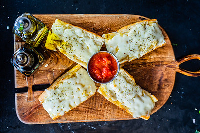 Order Garlic Bread food online from Panini Pizza & Italian Kitchen store, West Hollywood on bringmethat.com