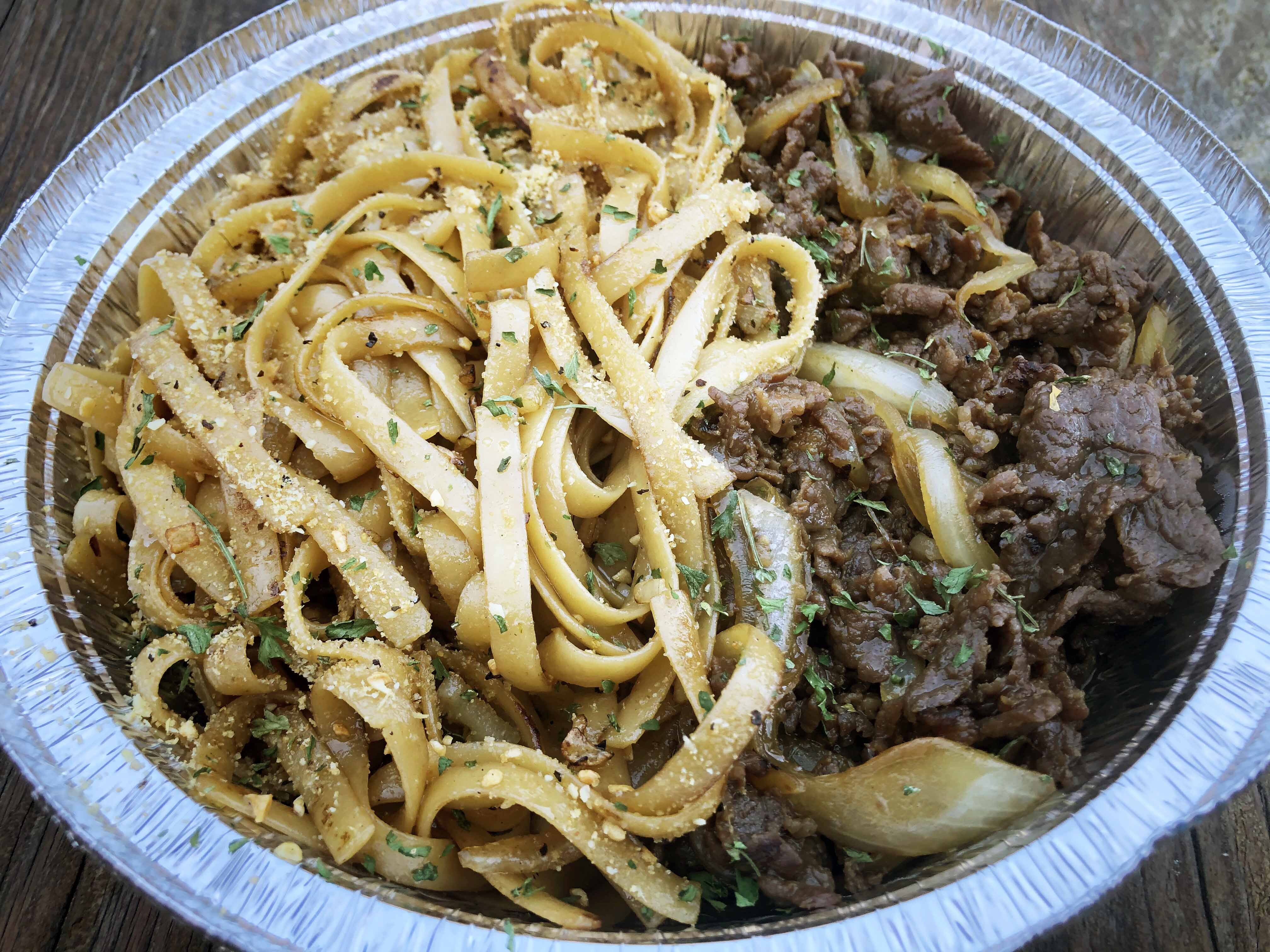 Order Garlic Noodle food online from Wings & Bowls store, Claremont on bringmethat.com