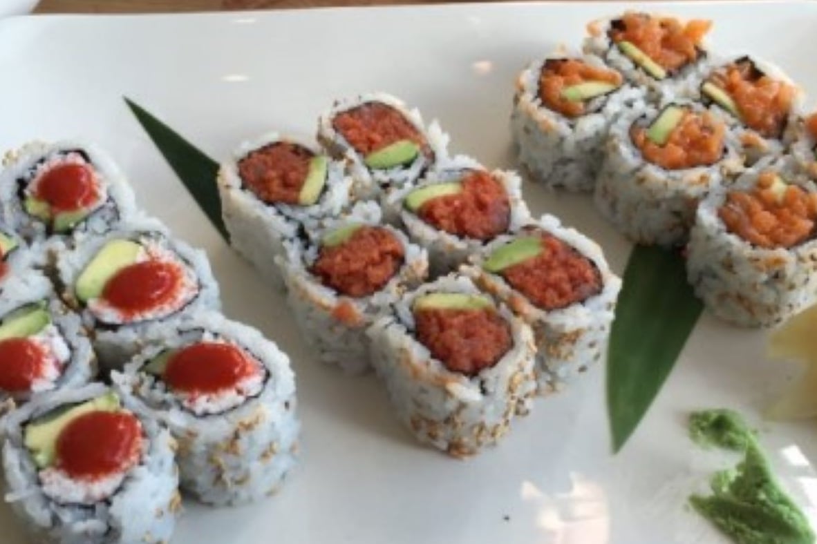 Order Spicy Maki Combination food online from Wokcano store, Burbank on bringmethat.com