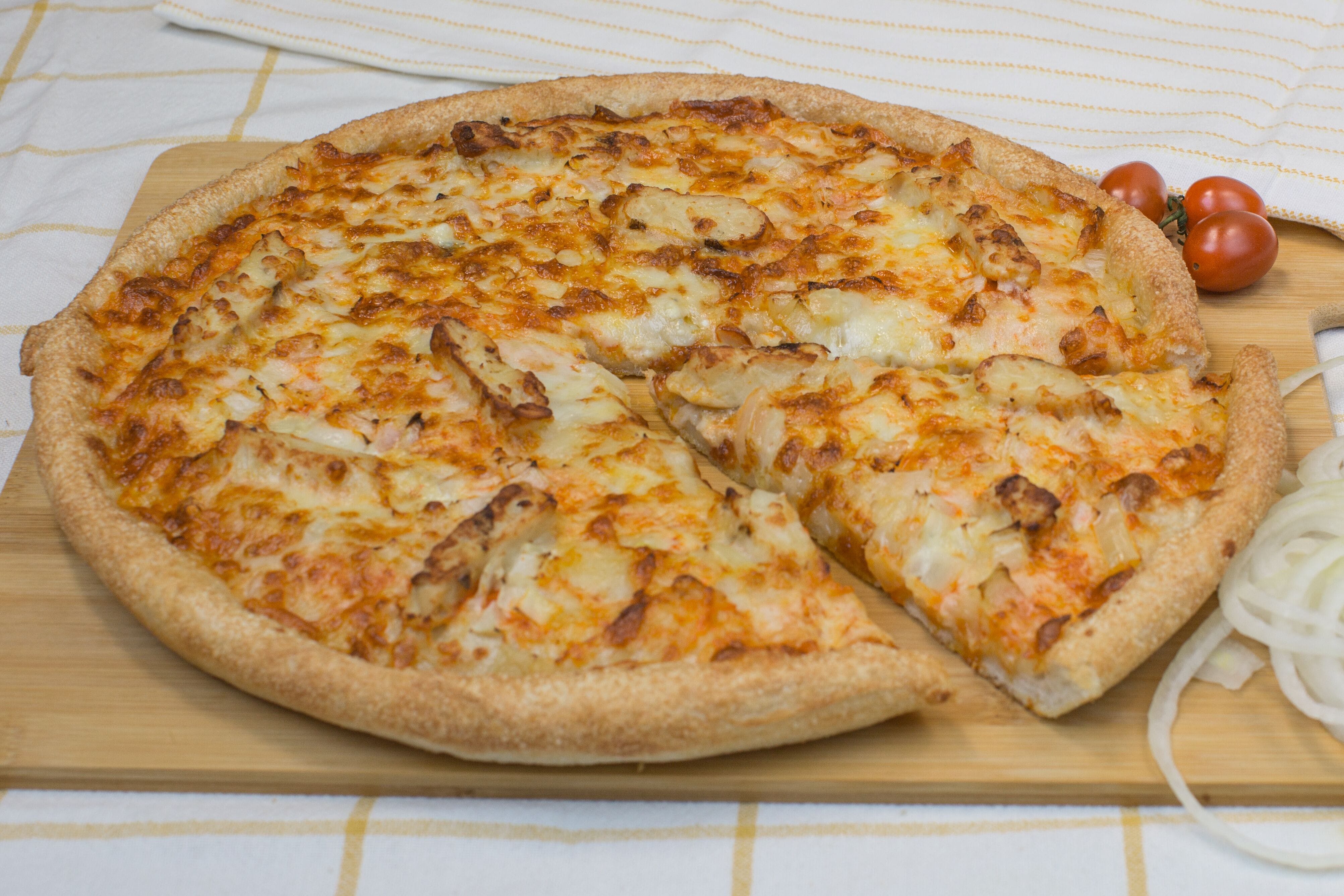 Order Buffalo Blue Chicken Pizza - Personal 8'' food online from Sarpino's Pizzeria store, Chicago on bringmethat.com