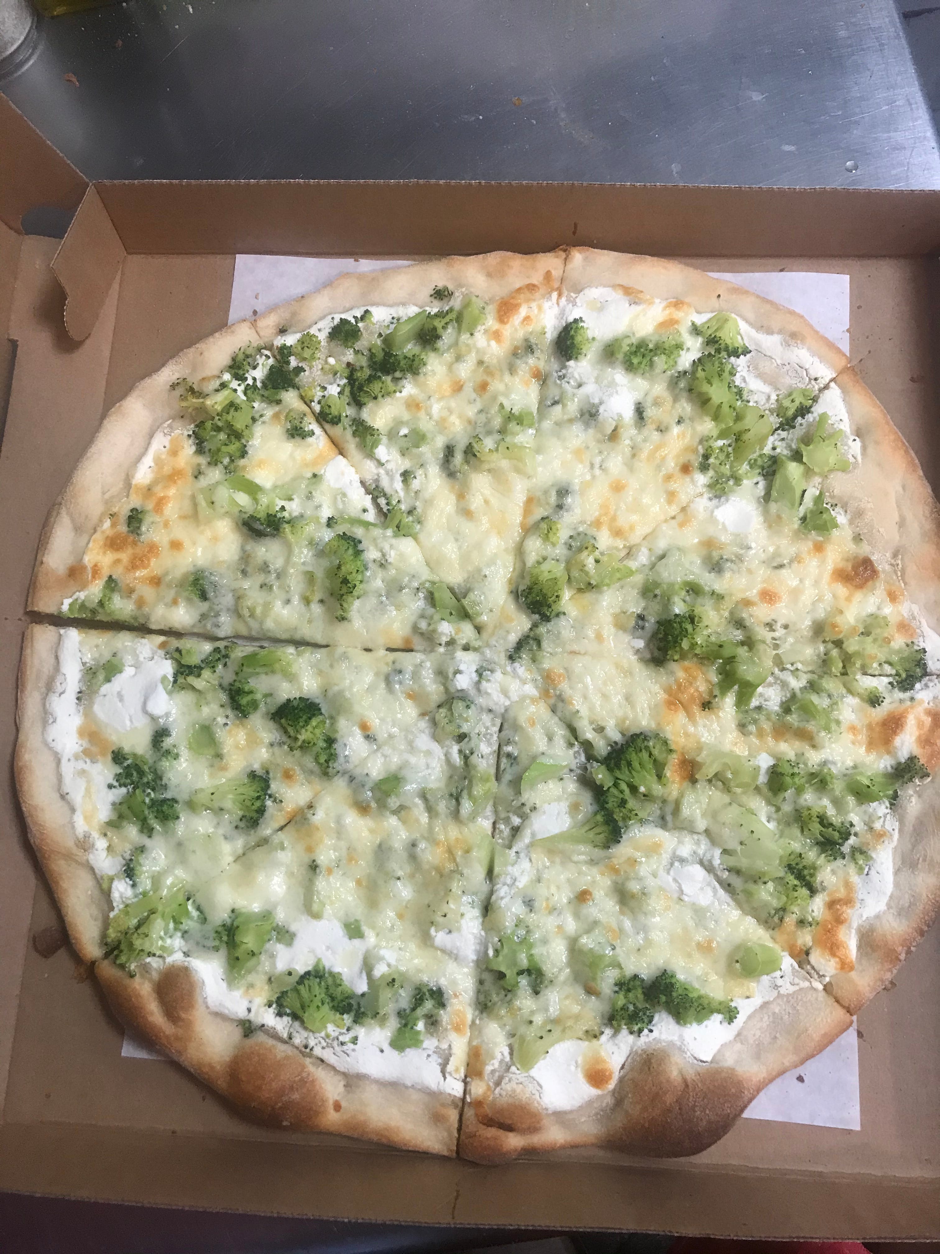 Order Personal White Pizza with Broccoli - Personal food online from Davila's Pizza & Restaurant store, Hackettstown on bringmethat.com