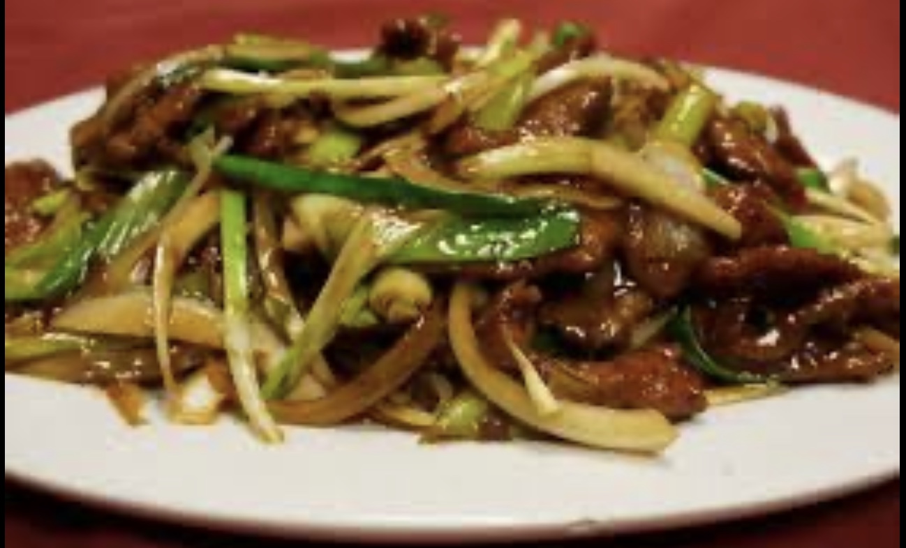 Order 88. Mongolian Beef  蒙古牛 food online from Lin Jin Chinese Restaurant store, Philadelphia on bringmethat.com