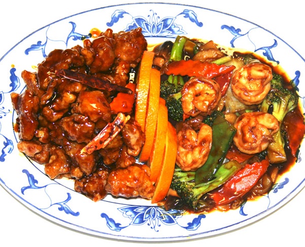 Order S07. Dragon and Phoenix food online from Dragon Chinese Cuisine  store, Houston on bringmethat.com