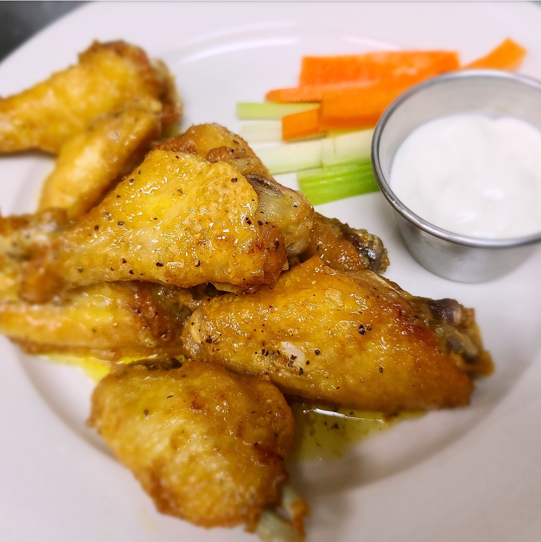 Order Lemon Pepper Wings food online from Jay's Pizza & Eats store, Stony Point on bringmethat.com