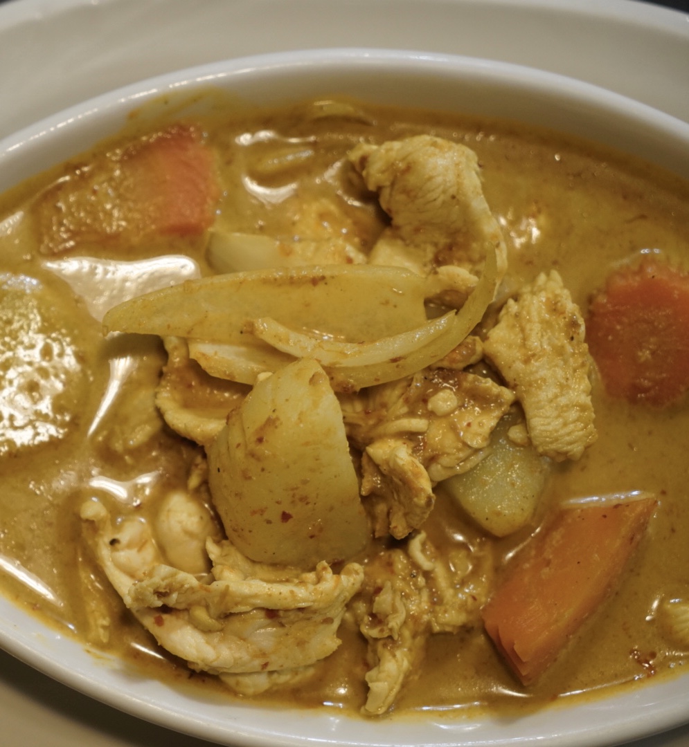Order 26. Kang-Karee (yellow curry) food online from Royal Orchid Thai II store, Riverside on bringmethat.com