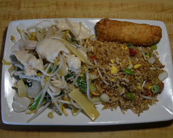 Order 2. Chicken Chow Mein food online from Golden Crown Chinese-American Restaurant store, Amherst on bringmethat.com