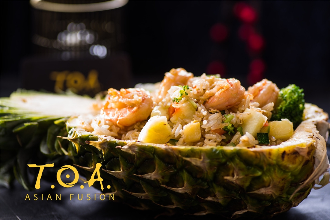 Order Pineapple Shrimp Fried Rice food online from Toa Asian Fusion store, Farmingdale on bringmethat.com