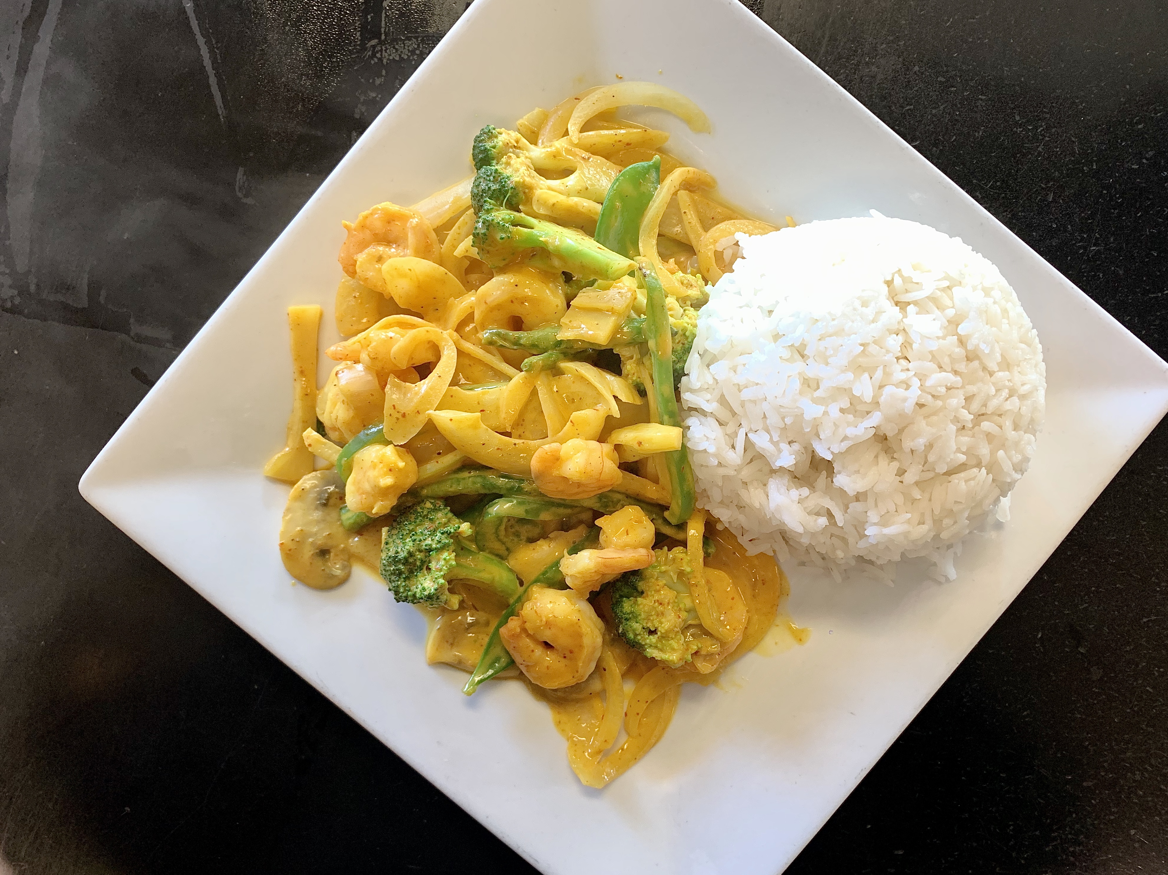 Order 69. Thai Curry food online from Pho Asian Noodle House & Grill store, Columbus on bringmethat.com
