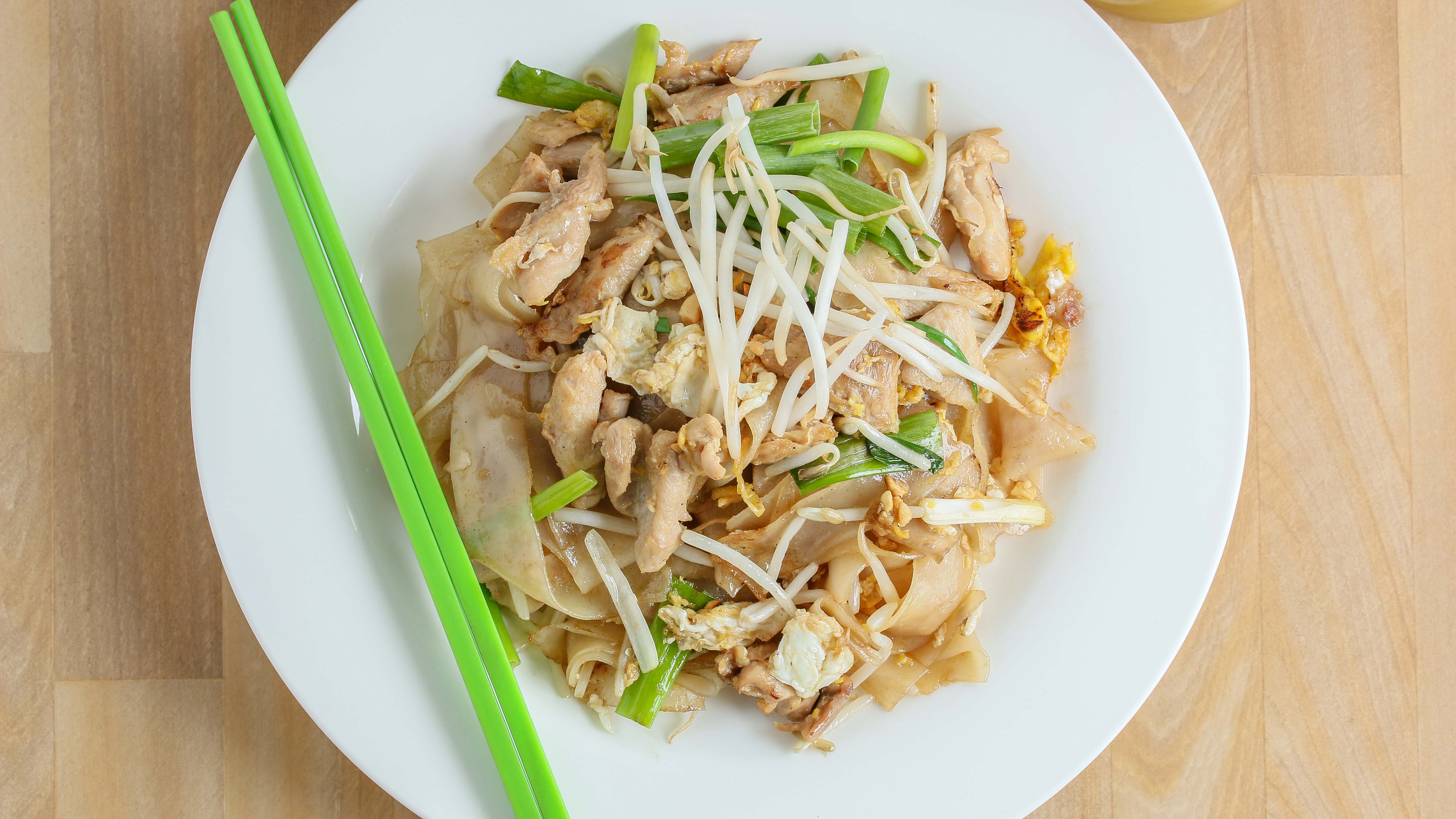 Order N4. Asian Infusion Noodle food online from Taste Of Windsor store, Glendale on bringmethat.com