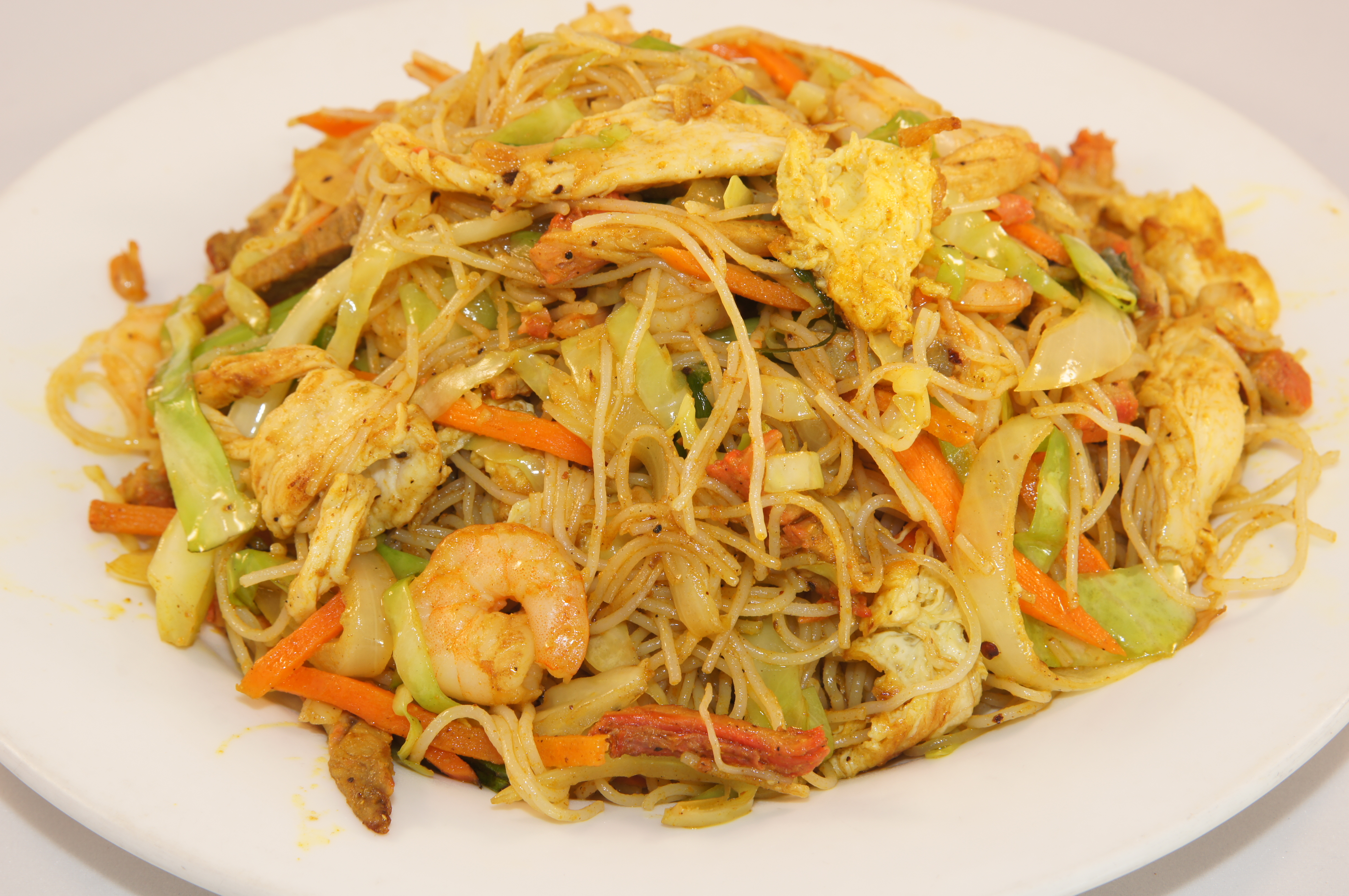 Order F7. Singapore Chow Mei Fun Lo Mein Noodle food online from Ginger Wok store, Houston on bringmethat.com