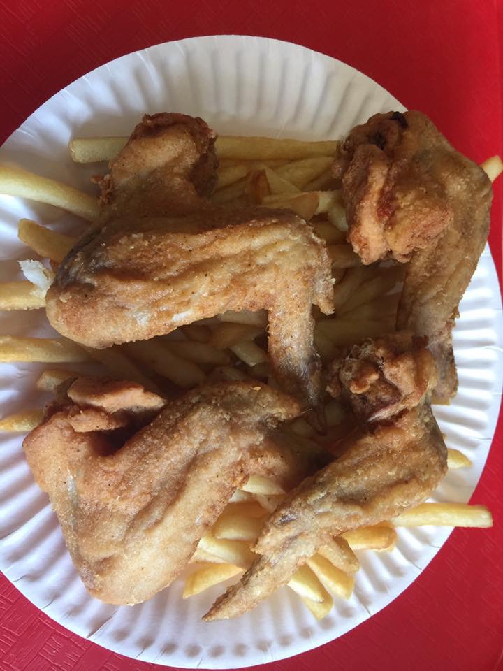 Order 4 Chicken Wings with Fries and Soda Special food online from Carnival Pizza 4 store, Philadelphia on bringmethat.com