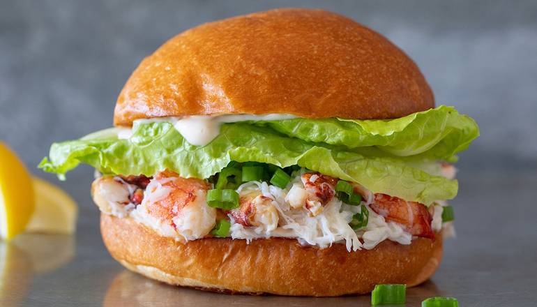 Order Dungeness Crab Sandwich food online from Gott'S Roadside store, San Francisco on bringmethat.com