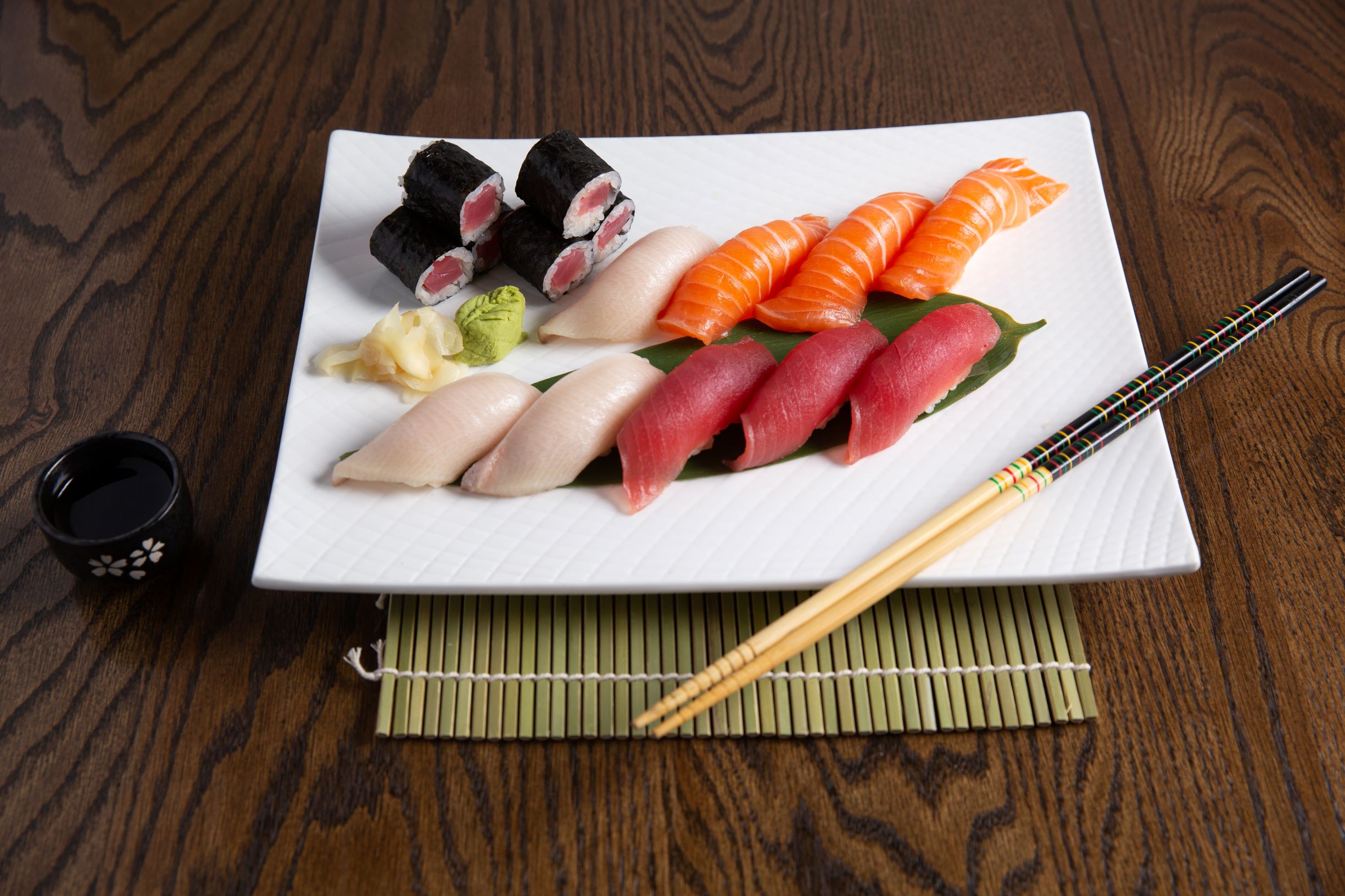 Order Tri-Color Sushi Lunch  food online from Sushi para japanese restaurant store, New York on bringmethat.com