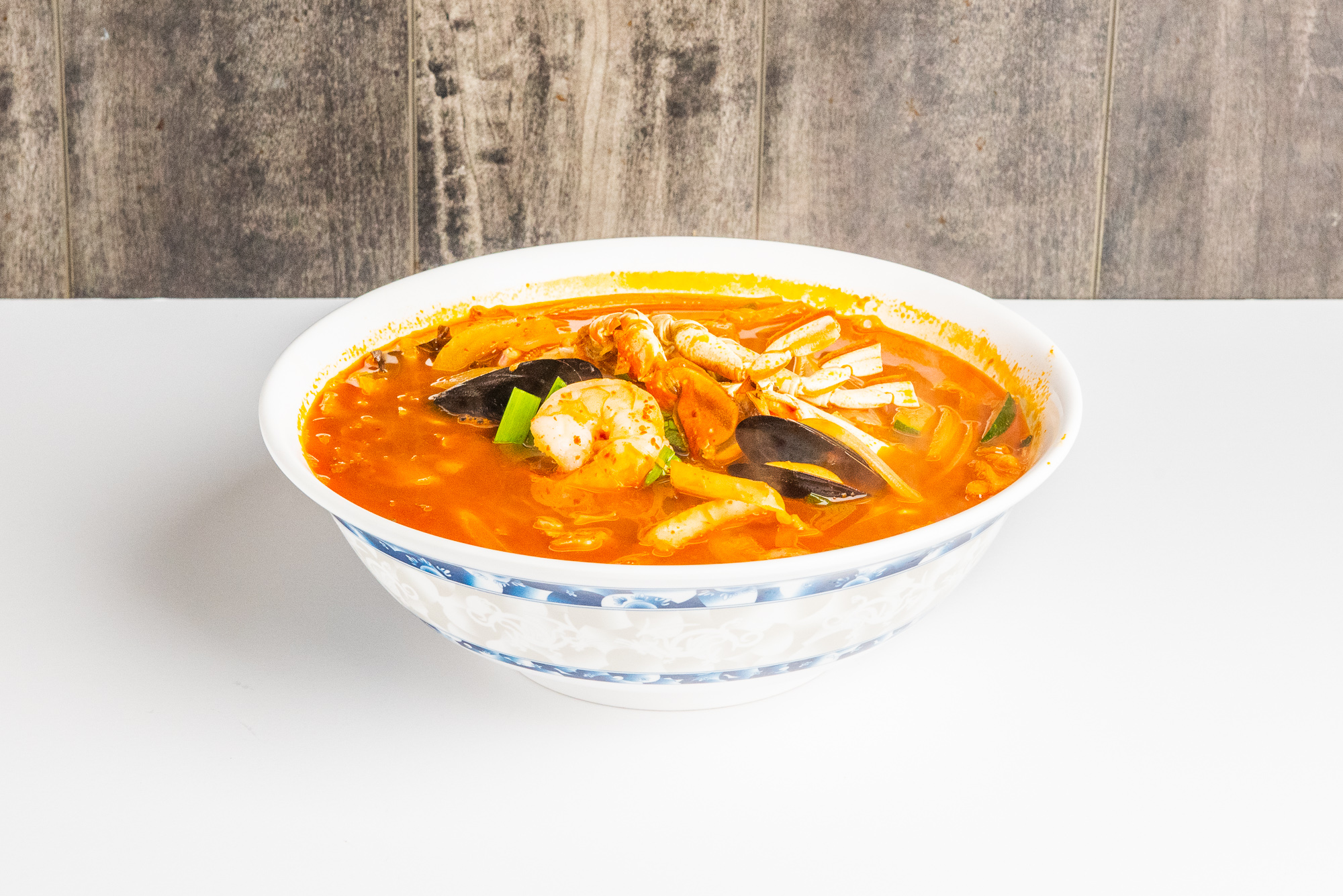 Order 6. Spicy Seafood Noodle Soup(해물짬뽕) food online from Jin Jja Roo store, Gardena on bringmethat.com