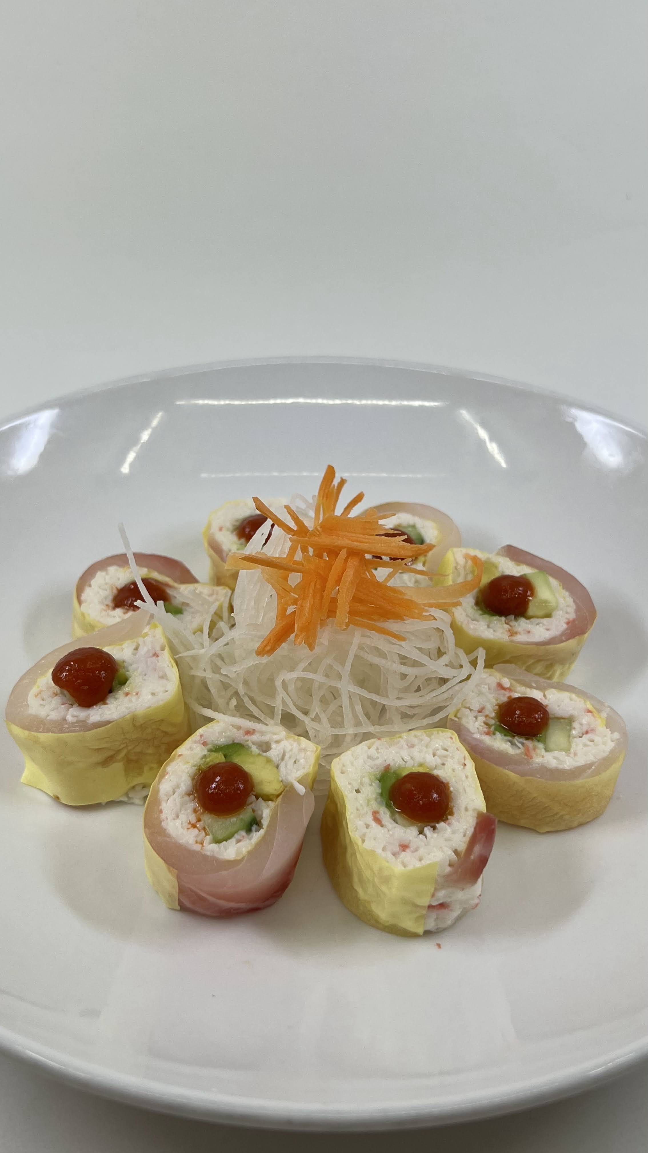Order Mt. Fuji Roll food online from Sushi Box store, Wylie on bringmethat.com