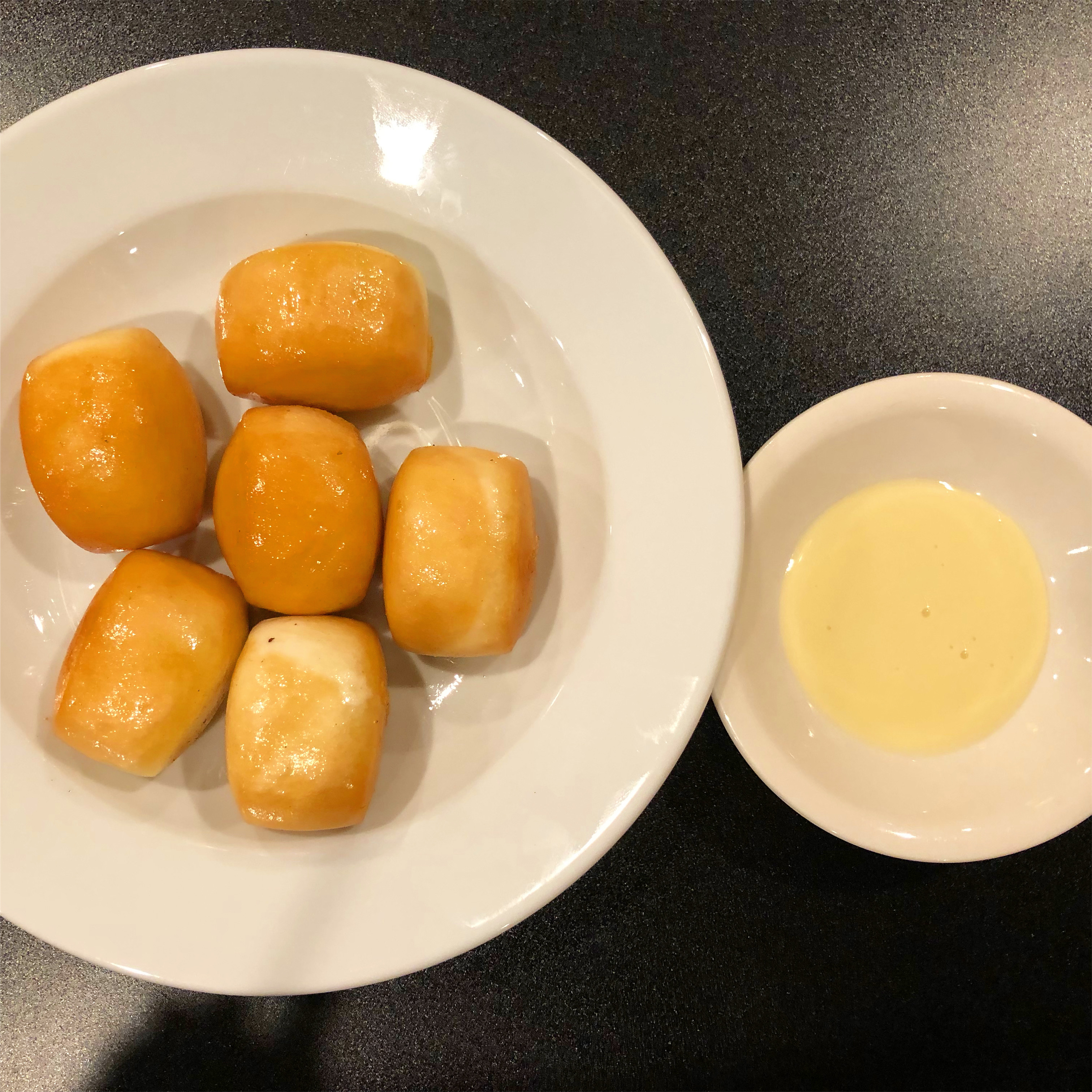 Order Golden Buns 黃金小饅頭 food online from Bao Dumplings & Bao Tea 寶餃寶茶 store, Hazlet on bringmethat.com
