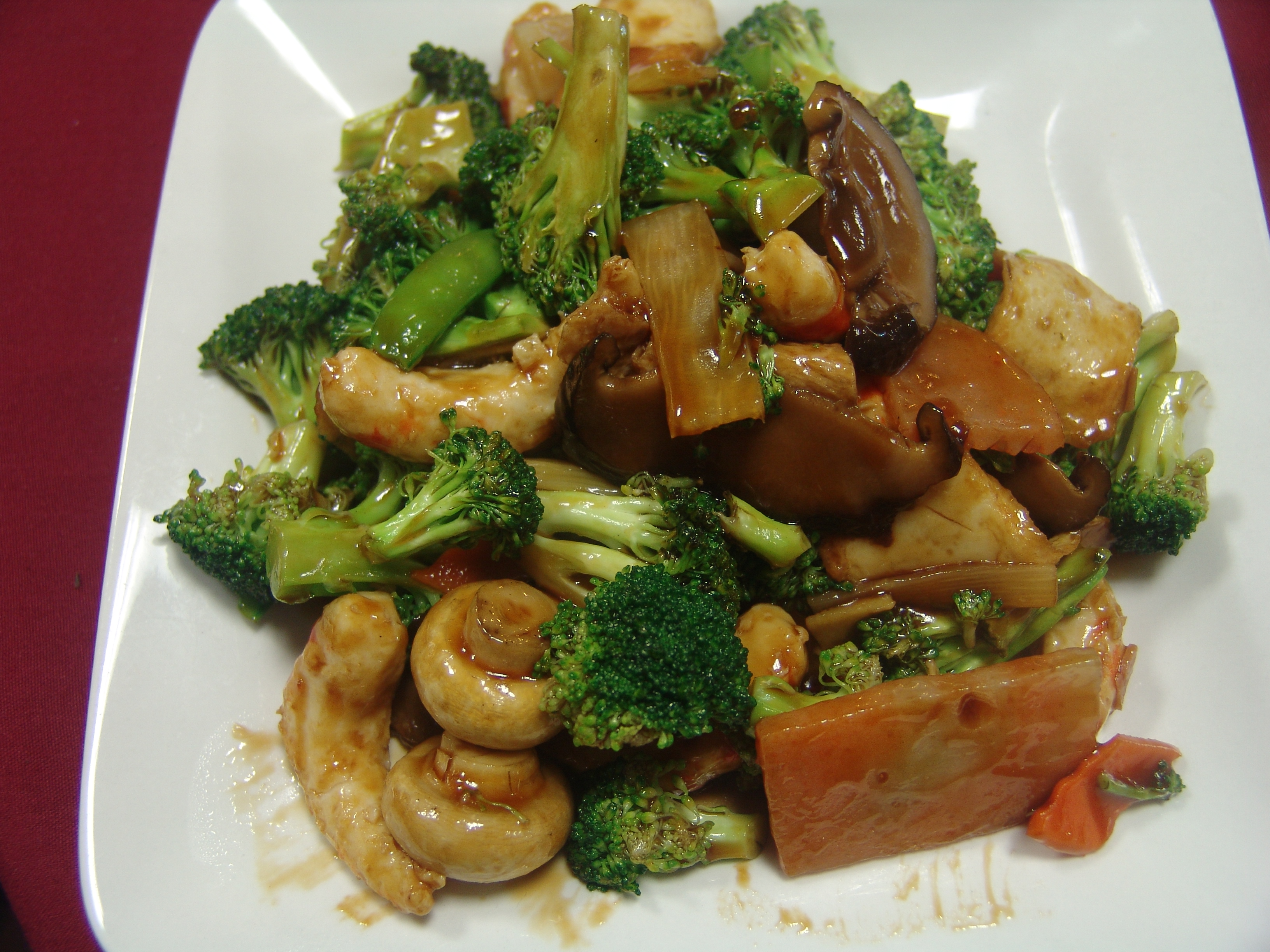 Order Vege Squid, Shrimp and Bean Curd with Broccoli 素炒三鮮 food online from Vege Paradise store, San Gabriel on bringmethat.com