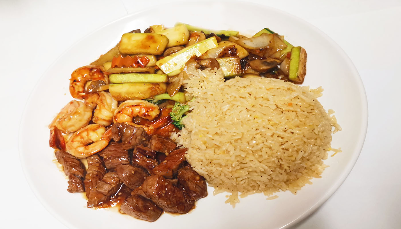 Order Hibachi Combo Dinner food online from Izumi Japanese Restaurant store, Youngstown on bringmethat.com