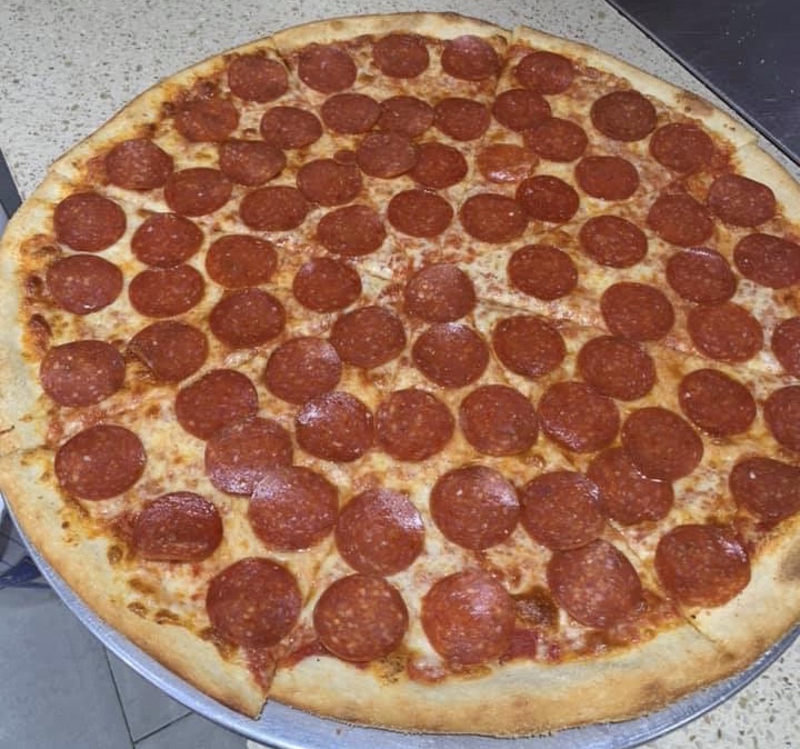Order Pepperoni Pizza food online from Rosa's Pizza & Pasta store, New York on bringmethat.com