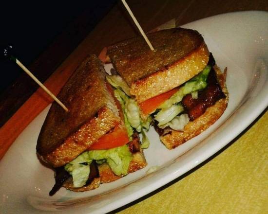 Order Bacon, Lettuce, Tomato, and Chips food online from Second Base Pub & Grub store, Ferndale on bringmethat.com