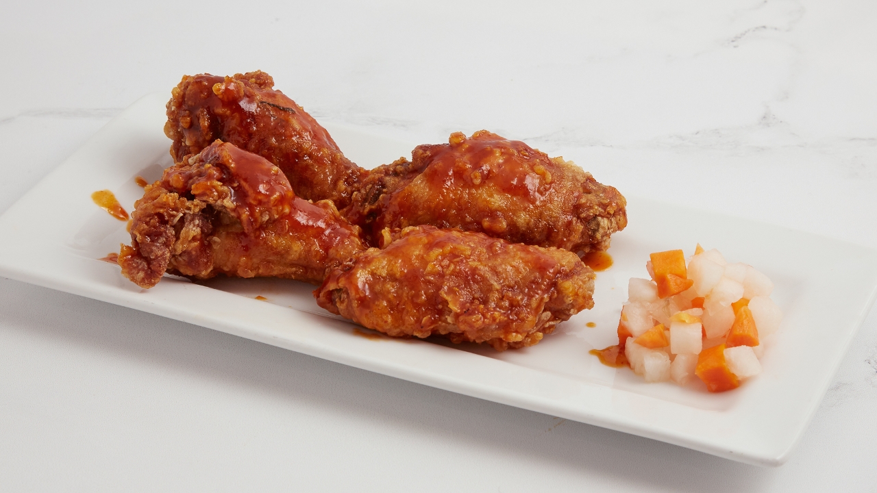 Order Fried Chicken  Wings food online from Yoki Japanese Restaurant store, Medford on bringmethat.com