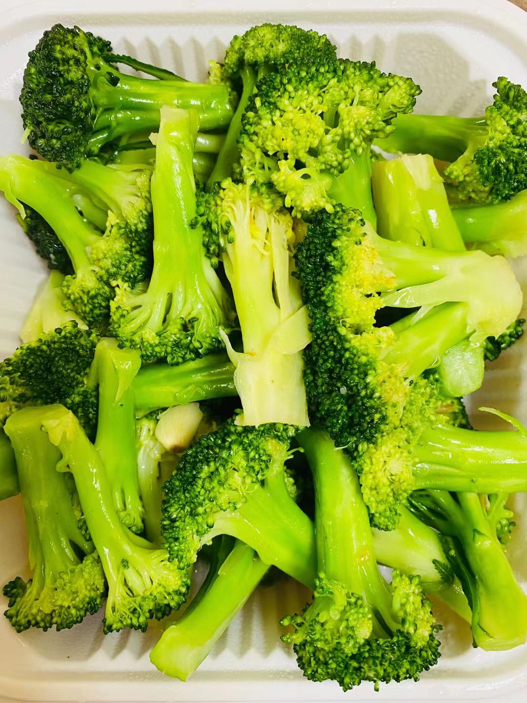 Order Garlic Broccoli蒜蓉西蘭花 food online from Dim Sum Club store, San Francisco on bringmethat.com