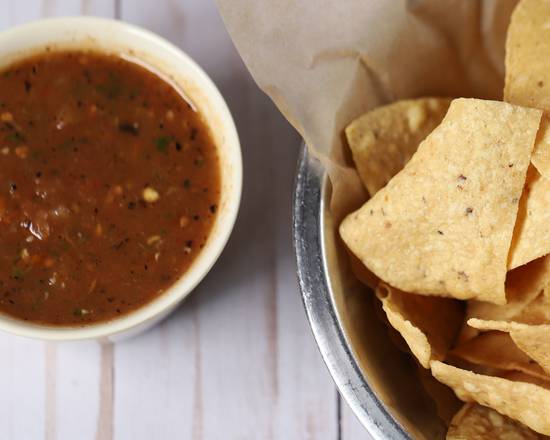 Order Chips & Salsa food online from Tts Tacos & Tortas Cocina Mexicana store, Chicago on bringmethat.com