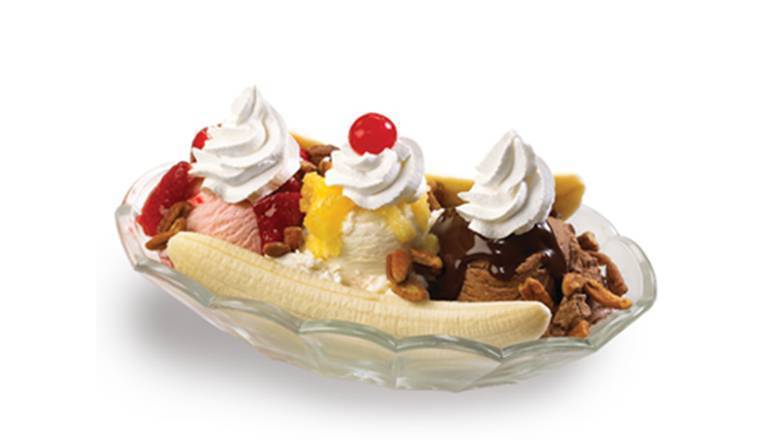 Order Banana Royale Sundae food online from Oberweis Dairy store, Naperville on bringmethat.com