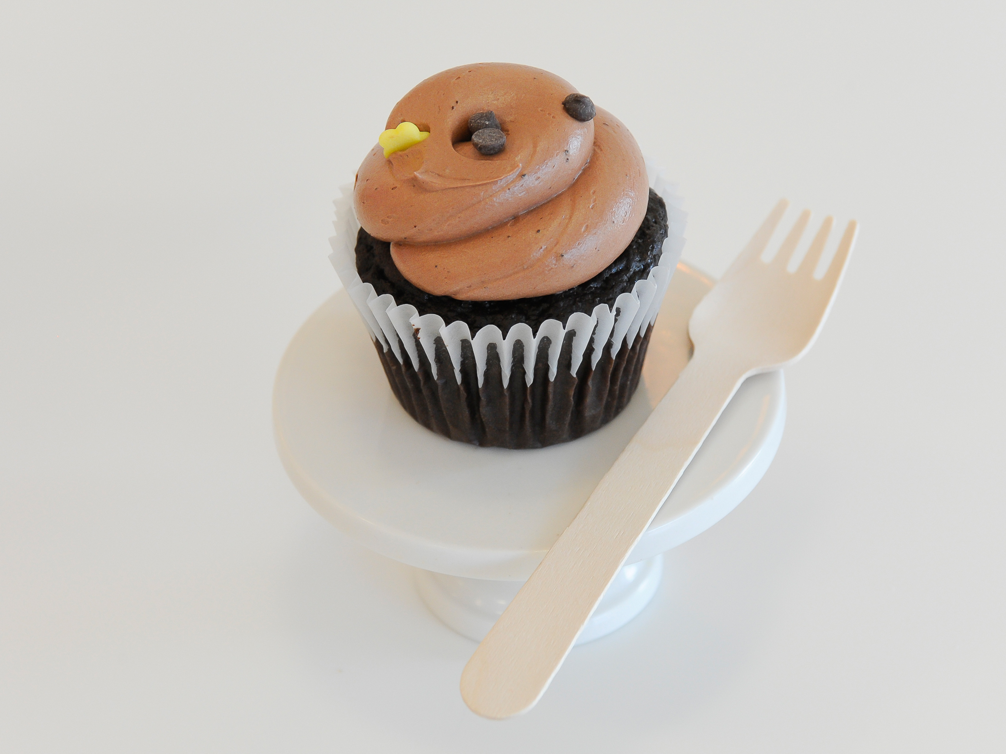 Order Classic Cami Chocolate on Chocolate Cupcake food online from Camicakes Creamery store, Smyrna on bringmethat.com